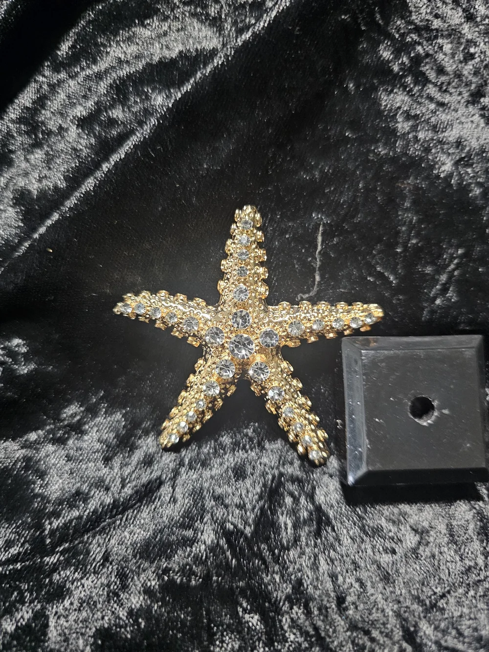 N/A gold tone